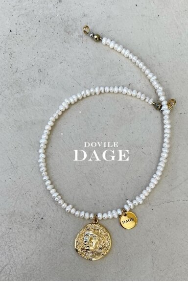 "AMADEUS IN PEARLS"